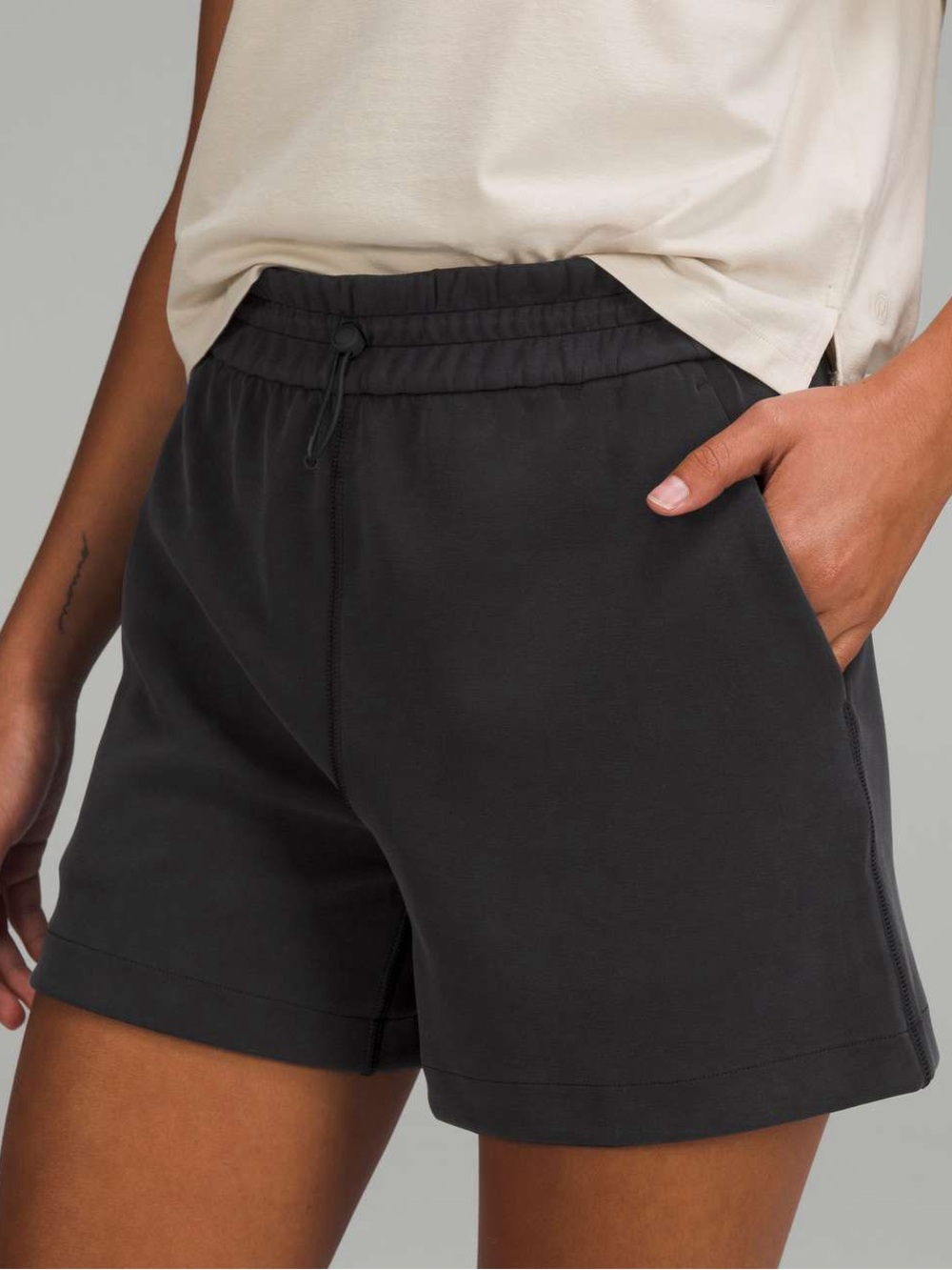 Lululemon Softstreme High-Rise Short 
Black